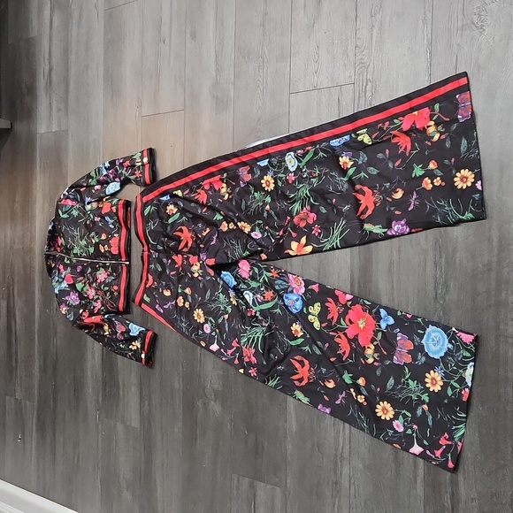 Fashion Nova Black Floral 2 piece pants  with crop top size S - Picture 9 of 11